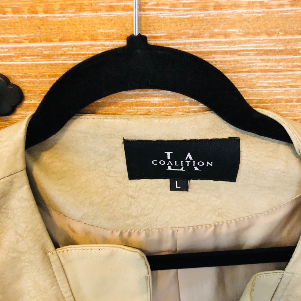 Leather jacket - Picture 10 of 10